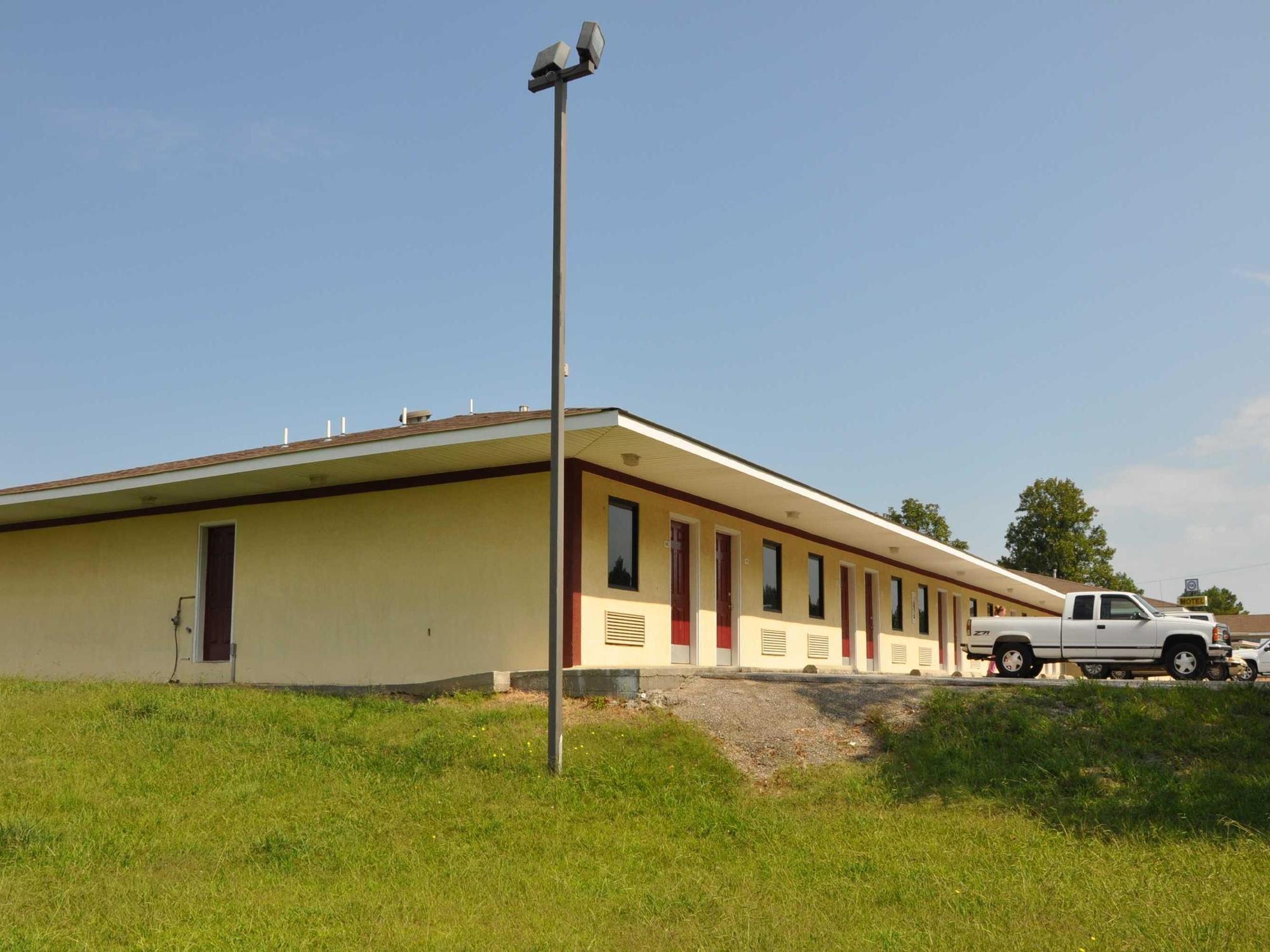 Budget Inn Elkmont Bagian luar foto