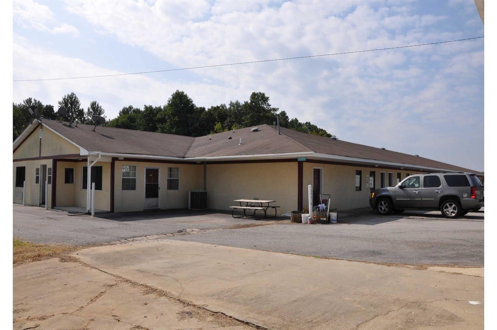Budget Inn Elkmont Bagian luar foto